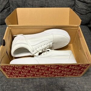 Women’s Vans white platform Sneaker